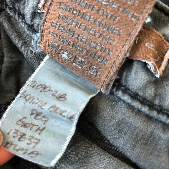 PAIGE Skyline Ankle Peg Jeans - Picture 12 of 12